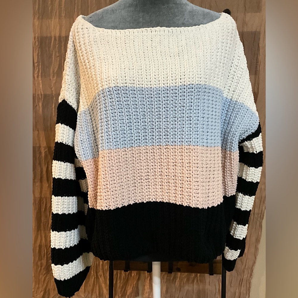 FOREVER 21 STRIPED MULTICOLORED KNIT SWEATER. SIZE S